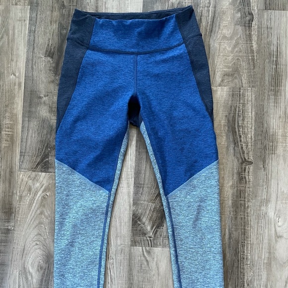 Outdoor voices tricolor size small - Picture 2 of 6